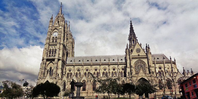 quito-2170516_1-738