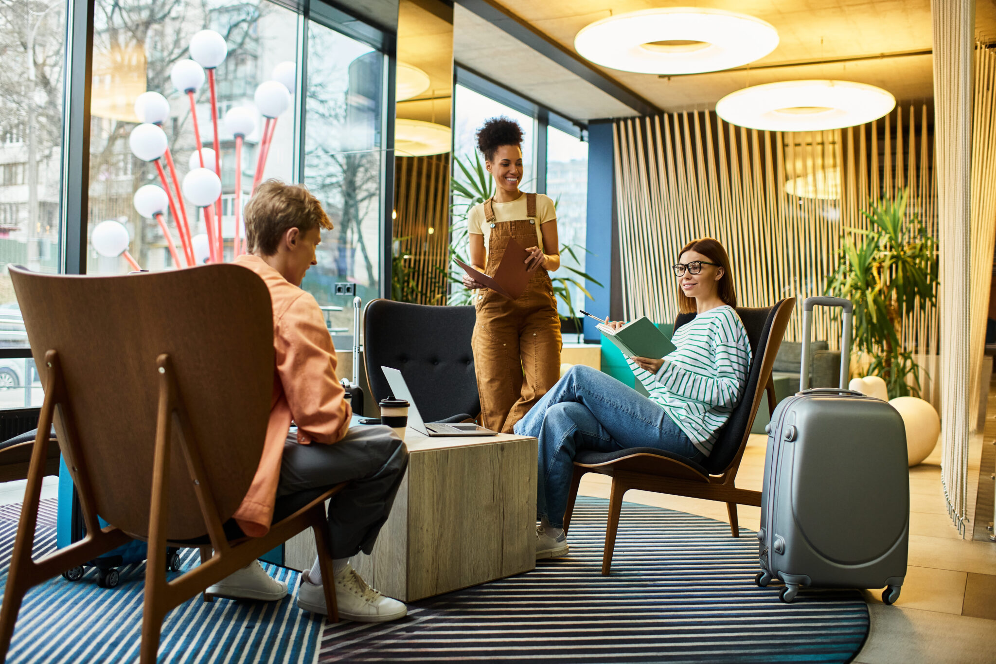 Carrusel 5_colleagues-collaborate-and-connect-in-a-stylish-ho-2026-01-09-07-17-34-utc (1)