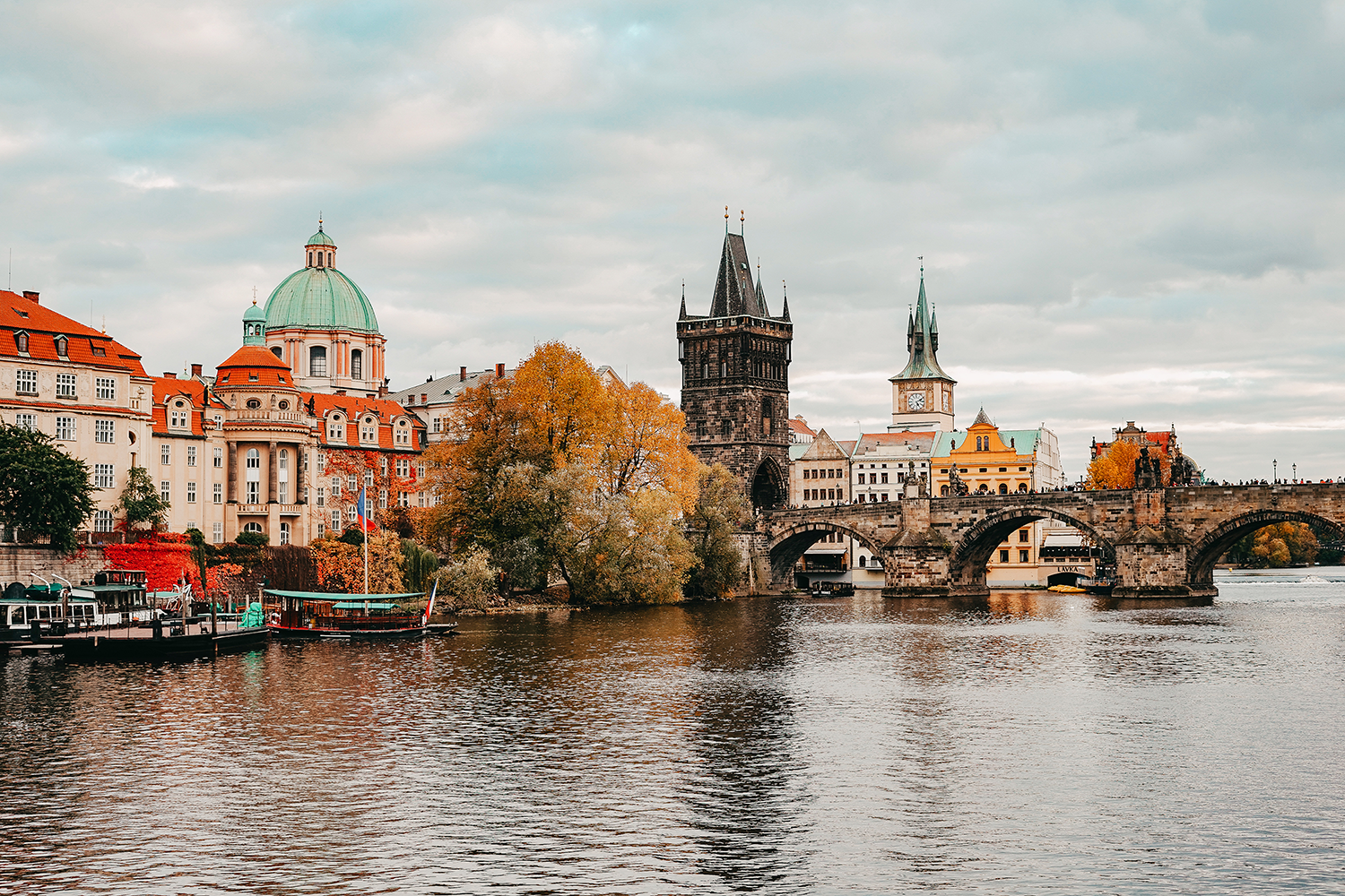 306057-staromestska-mostecka-vez-praha-old-town-bridge-tower-prague